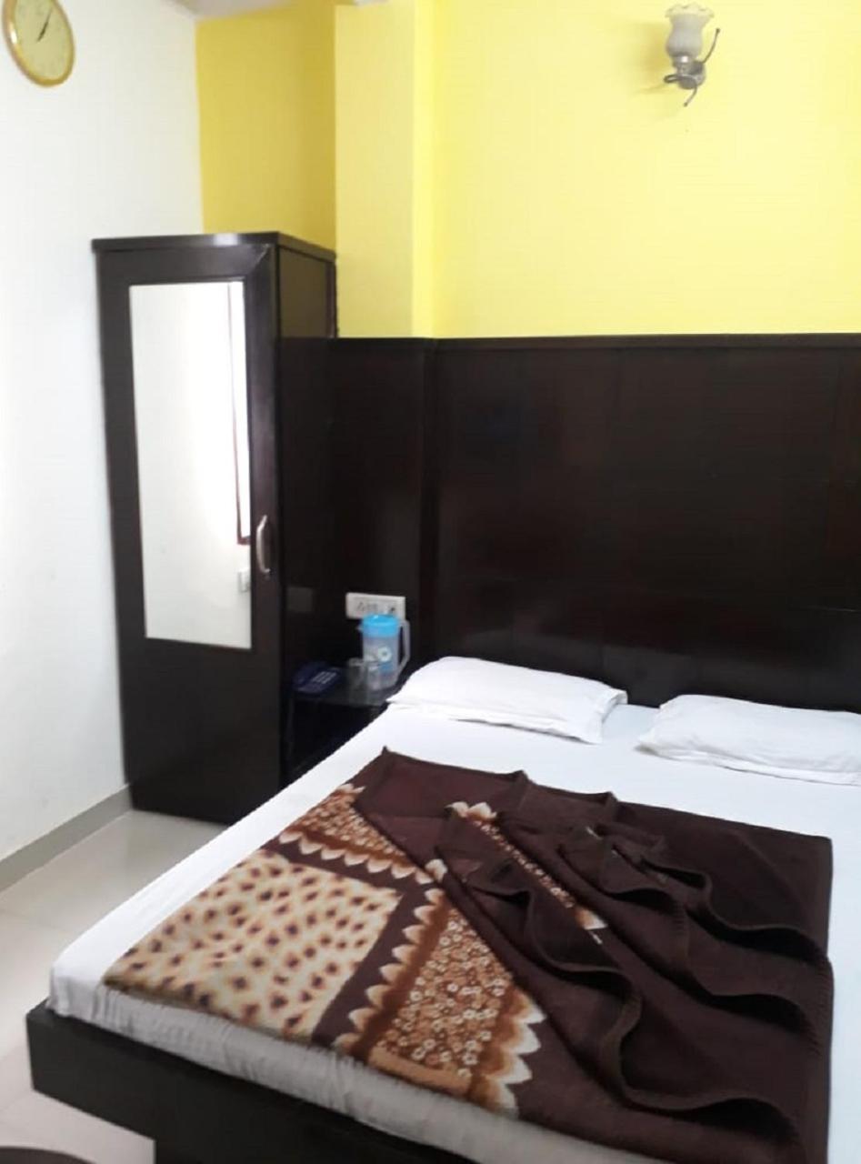 Hotel Shreeram Deluxe New Delhi